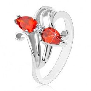 Šperky eshop - Trblietavý prsteň s rozvetvenými ramenami, červené kvapky, číry okrúhly zirkón AC11.19 - Veľkosť: 52 mm