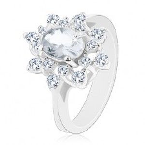 Šperky eshop - Trblietavý prsteň so strieborným odtieňom, kvet s čírymi zirkónmi G07.18 - Veľkosť: 52 mm
