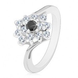 Šperky eshop - Trblietavý prsteň v striebornom odtieni, obdĺžnik v čírej a čiernej farbe AC17.31 - Veľkosť: 49 mm