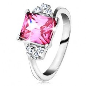 Šperky eshop - Trblietavý prsteň v striebornom odtieni, obdĺžnikový zirkón v ružovej farbe G10.21 - Veľkosť: 60 mm