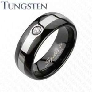 Šperky eshop - Tungstenový čierny prsteň - pás v striebornej farbe, zirkón B1.3 - Veľkosť: 55 mm