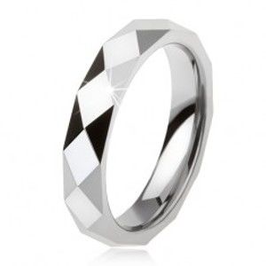 Šperky eshop - Tungstenový prsteň oceľovosivej farby, geometricky brúsený povrch AB34.12 - Veľkosť: 49 mm