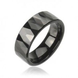 Tungstenový prsteň so vzorom brúsených čiernych kosoštvorcov - Veľkosť: 67 mm