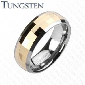 Šperky eshop - Wolfrámový prsteň - obdĺžnikové lomené fazety zlatej farby C20.8 - Veľkosť: 51 mm