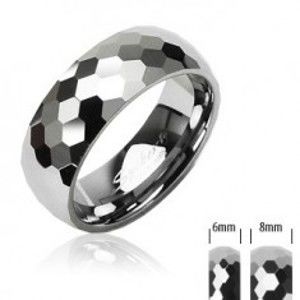 Šperky eshop - Wolfrámový prsteň striebornej farby, brúsené lesklé šesťhrany, 6 mm Z38.16 - Veľkosť: 68 mm