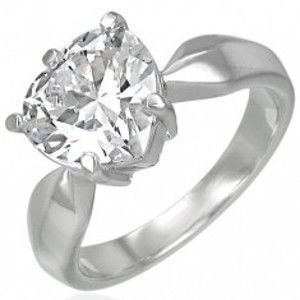 Šperky eshop - Zásnubný prsteň s veľkým čírym zirkónom v tvare srdca D18.14 - Veľkosť: 56 mm