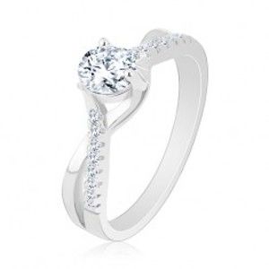 Šperky eshop - Zásnubný prsteň, striebro 925, zvlnené prepletené ramená, číry zirkón R27.3 - Veľkosť: 59 mm
