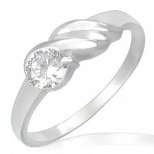 Šperky eshop - Zásnubný prsteň z ocele - trblietavý zirkón, vlnky K12.5 - Veľkosť: 50 mm
