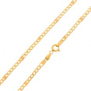 Šperky eshop - Zlatá retiazka 585 - menšie sploštené očká a jeden dlhší článok s mriežkou, 550 mm GG100.33