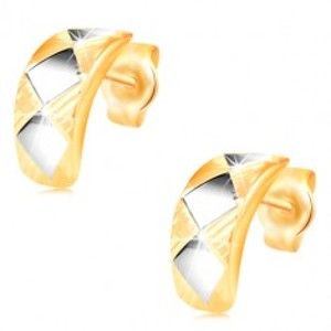 Šperky eshop - Zlaté náušnice 14K - lesklý oblúk s kosoštvorcami z bieleho zlata a zárezmi GG217.58