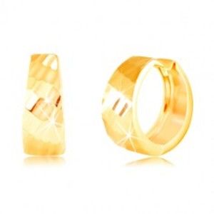 Šperky eshop - Zlaté náušnice 585 - lesklý rozšírený krúžok, ligotavý brúsený povrch GG217.26
