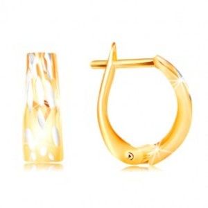 Šperky eshop - Zlaté náušnice 585 - rozšírený oblúk so zvislými dvojfarebnými zárezmi GG217.32