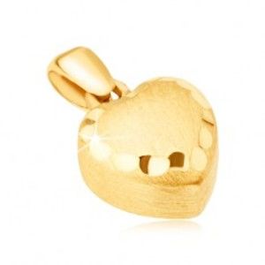 Šperky eshop - Zlatý prívesok 585 - pravidelné 3D srdce, saténový povrch, ozdobné ryhy GG14.04
