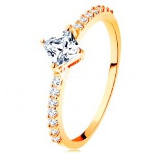 Šperky eshop - Zlatý prsteň 585 - číry zirkónový štvorček, trblietavé línie na ramenách GG129.05/129.51/54 - Veľkosť: 57 mm