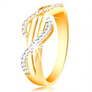 Šperky eshop - Zlatý prsteň 585 - zirkónové vlnky zo žltého a bieleho zlata, rovné hladké pásy GG214.38/43 - Veľkosť: 54 mm